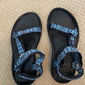 Women's size 9 Teva sandals.